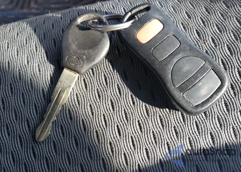 2001 Nissan Frontier Sc-V6 z USA, uszkodzony, nr VIN 1N6MD27YX1C364081